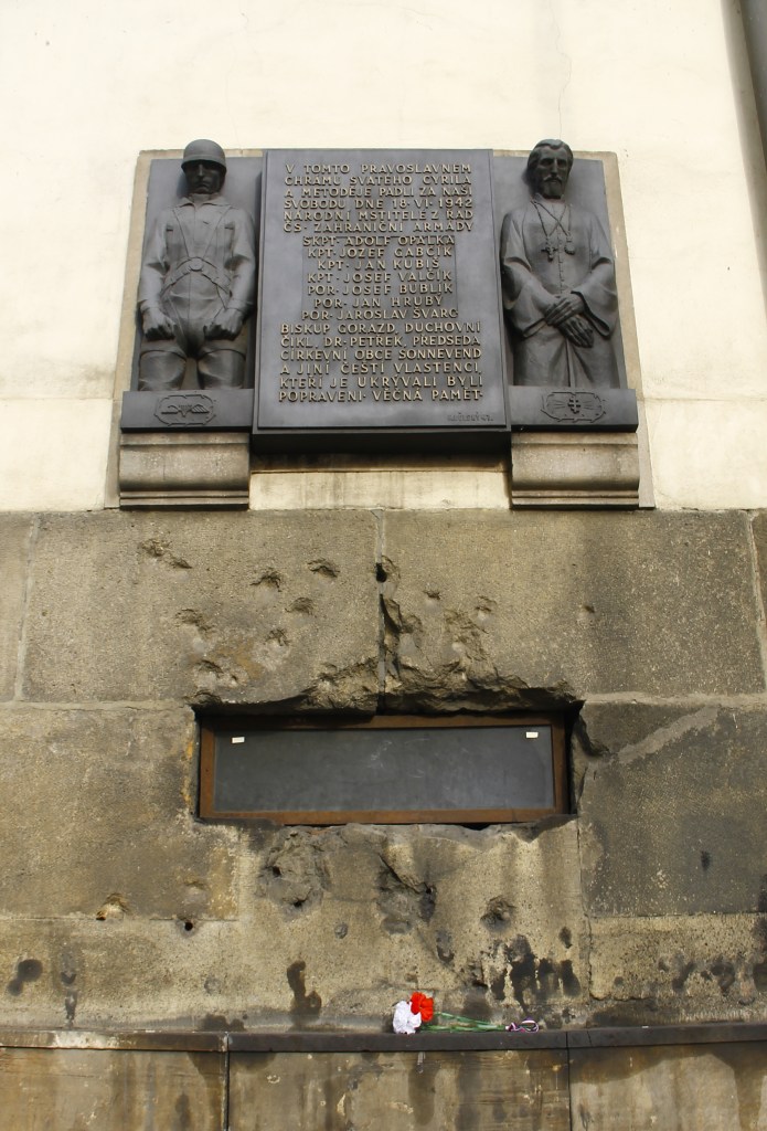 Sobór św.Cyryla i Metodego w Pradze - tablica pamiątkowa.