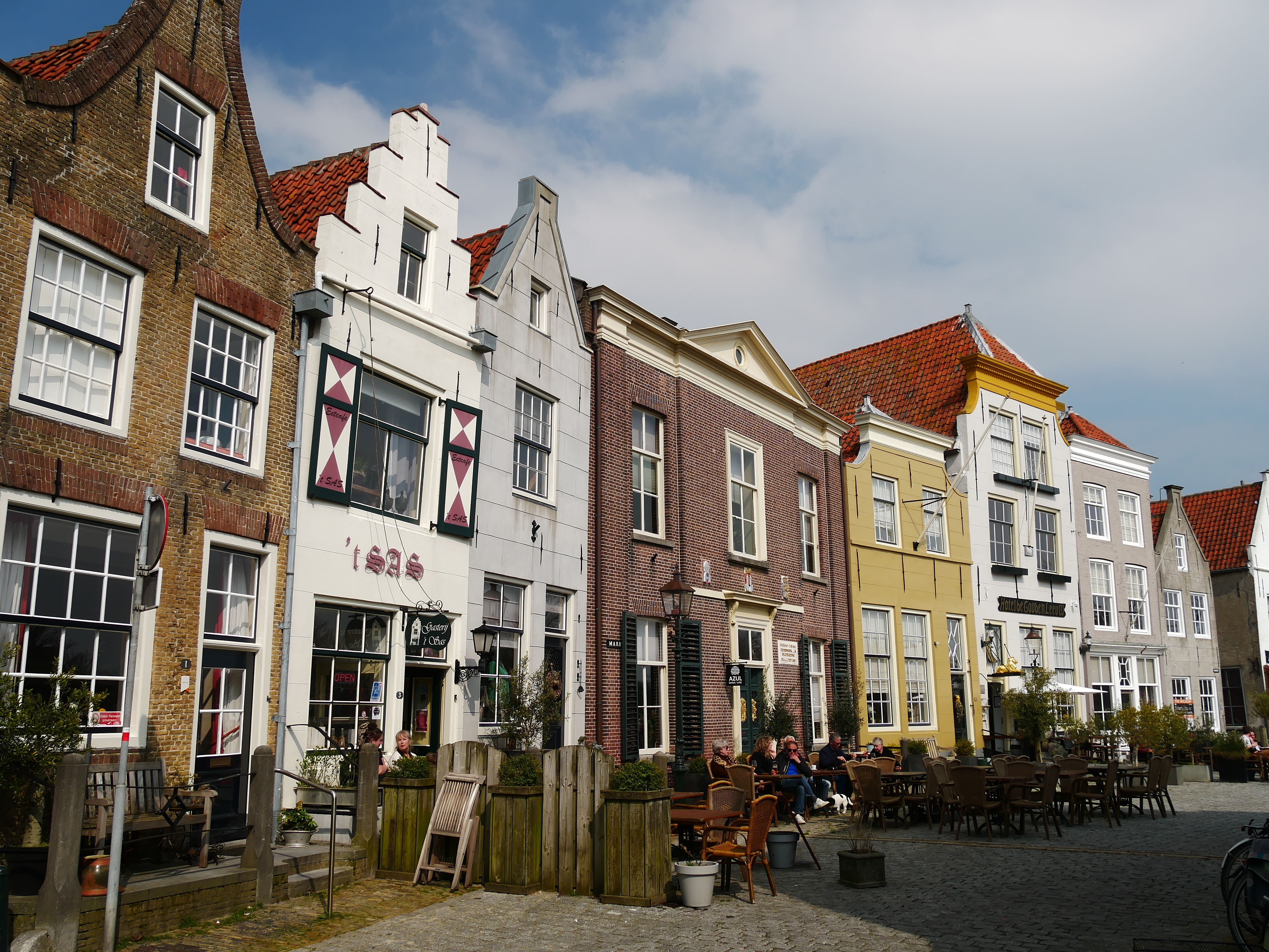 GOEDEREEDE - pierzeja ,,rynku,,