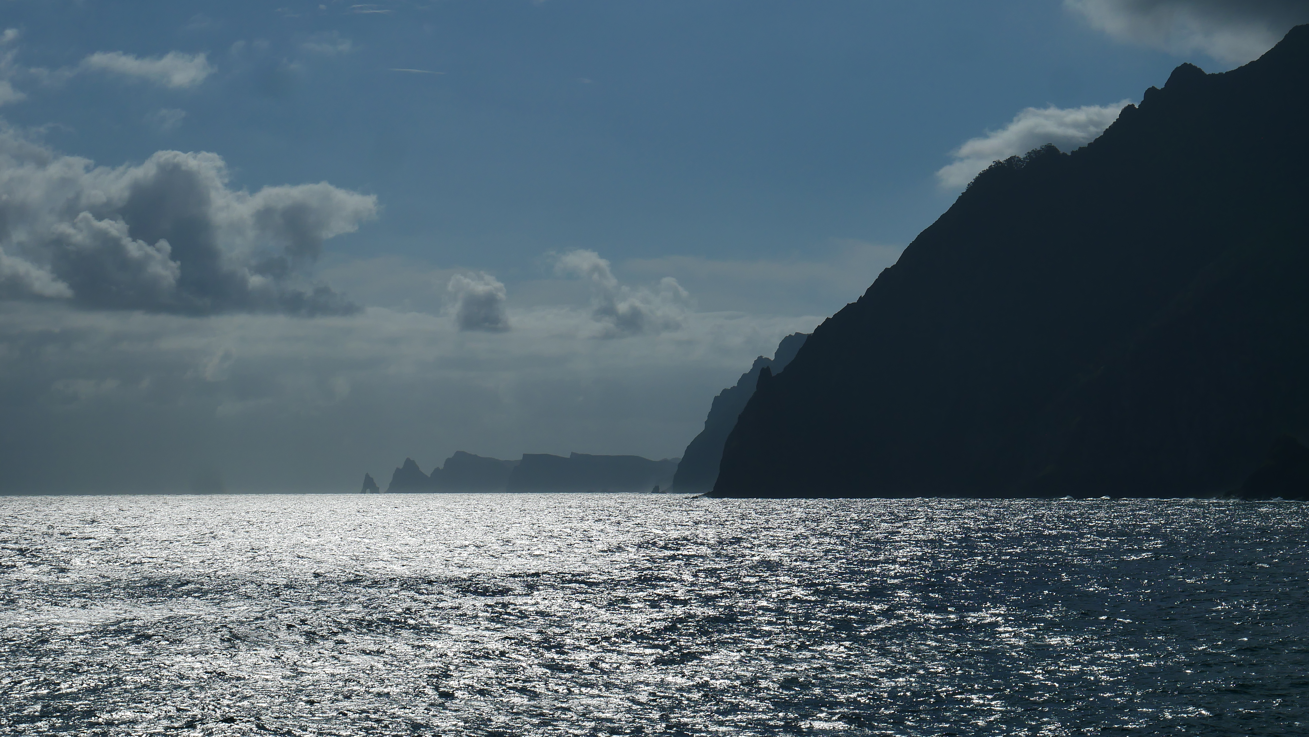 Madera - klify w Porto da Cruz