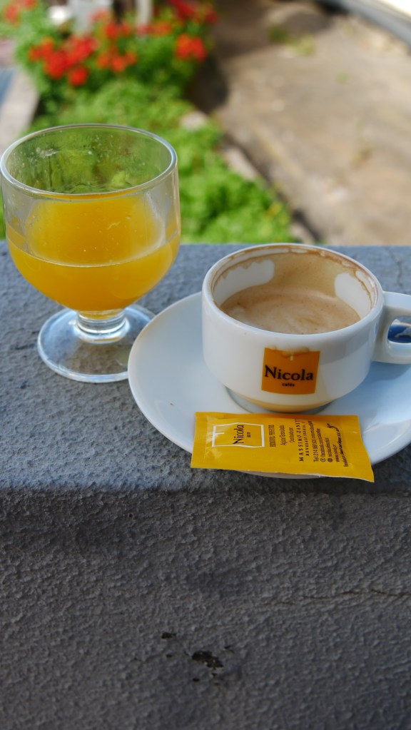 Wyprawa z Dragon Tree Travel - specjalności Madery - kawa i poncha