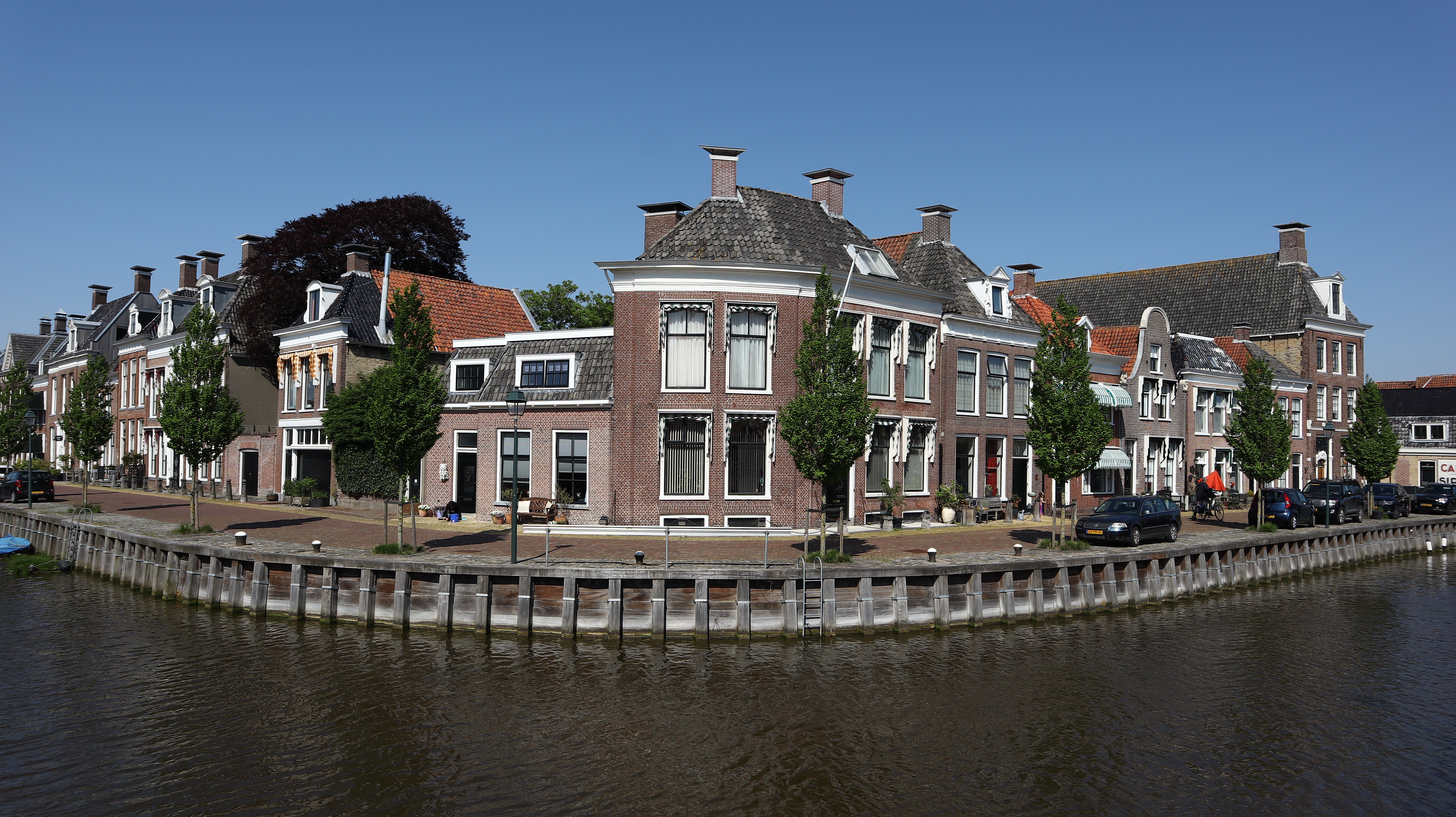 Harlingen - typowa zabudowa.