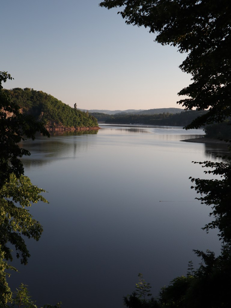 Poranek nad Wełtawą.