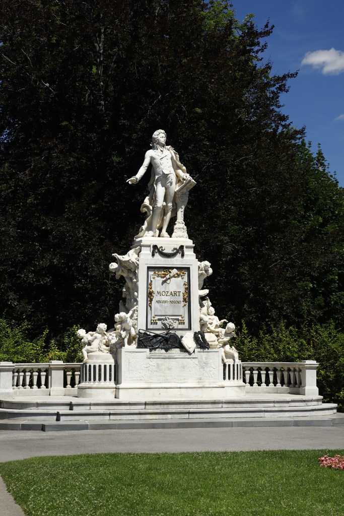 Wiedeń - pomnik Mozarta
