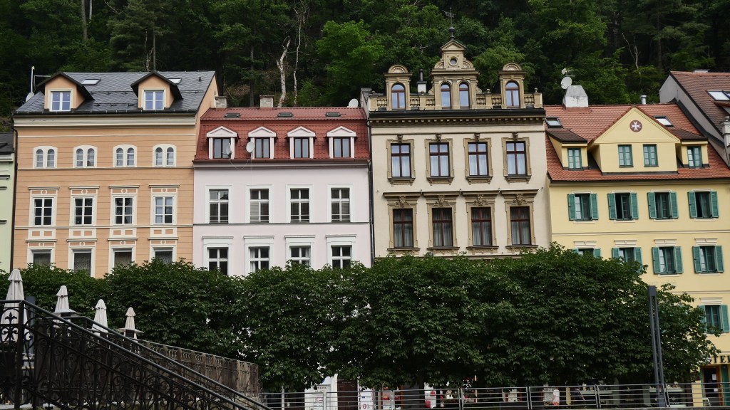 Karlove Wary - typowa zabudowa