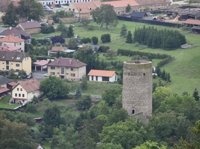Widok na hrad Żebrak z Točnika